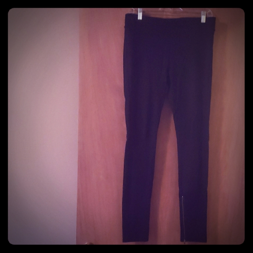 Cabi Black Leggings/Pants Zipper Detail Medium